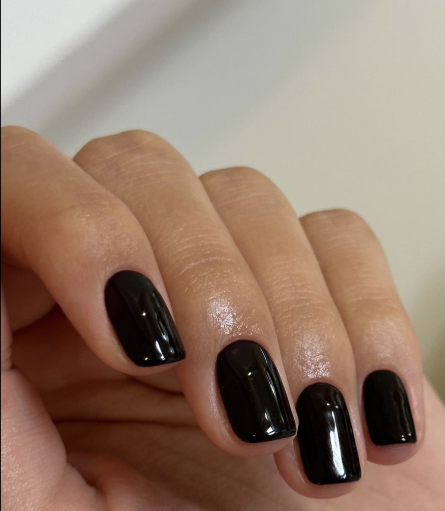 chic nail designs for fall with a black example